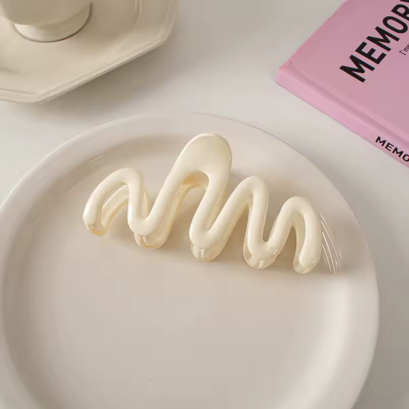 “SassySquiggle" Hair Claw - Image 2